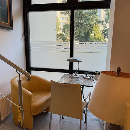 Dada Art 2-zimmer * Berlin